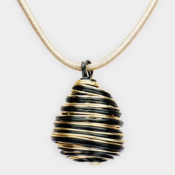 Two Tone Wire Swirl Decor Necklace Set & Ring - Picture 2 of 4